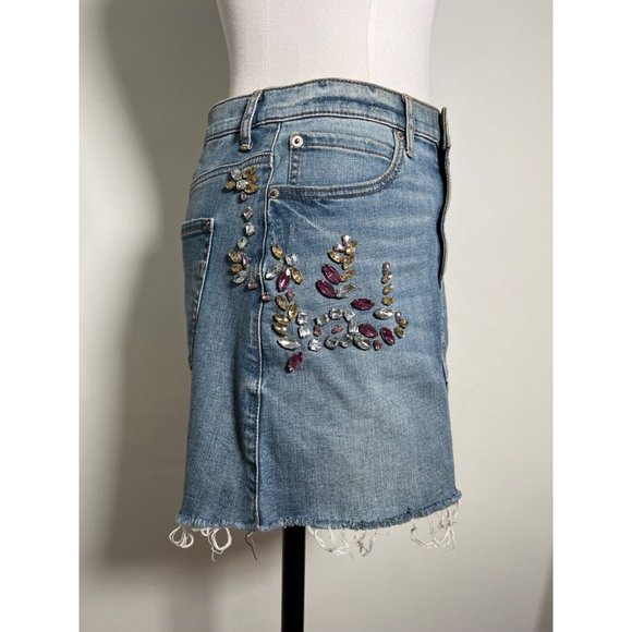 EXPRESS Bedazzled Gemstone Jean Mini Skirt Distressed Raw Hem Medium Light Sz 4 - Picture 3 of 16
